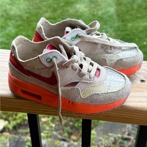 Nike Kids Beige and Red Sneakers